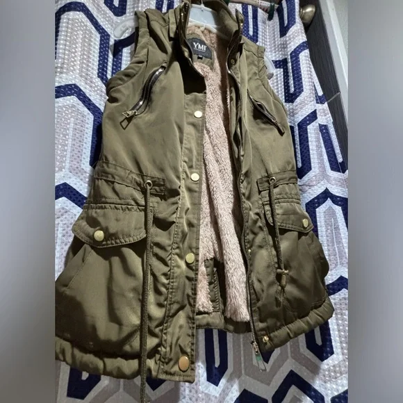 YMI vest sorry no hoodie size (M) - Picture 9 of 9